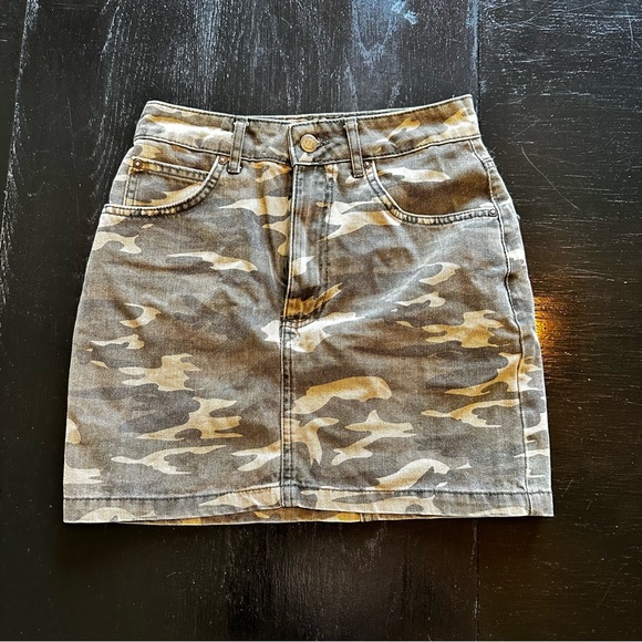 Pull&Bear Small Camouflage Camo Short Skirt Denim - Picture 1 of 7